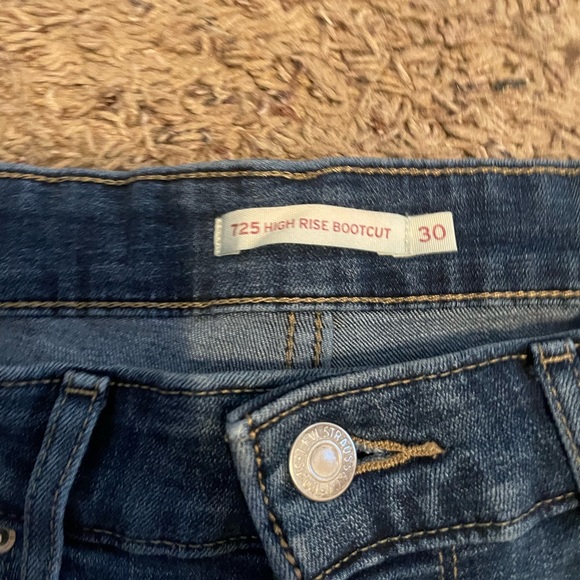 Bootcut Levi’s - Picture 2 of 2